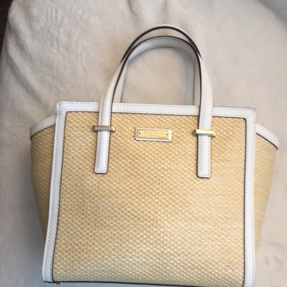Sold🎉Kate Spade straw and white leather purse